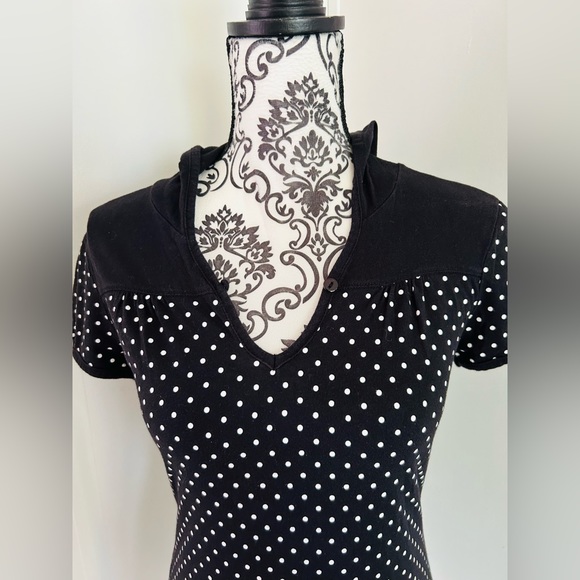 Energie Women’s Black & White Polka Dot Drawstring V-Neck Hooded T-Shirt - Picture 4 of 8